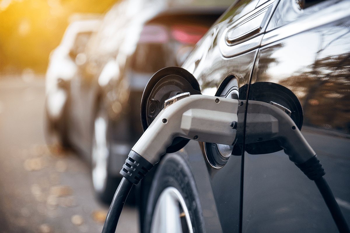 Blog_Elin's Sustainability Article 2 a charging electric car